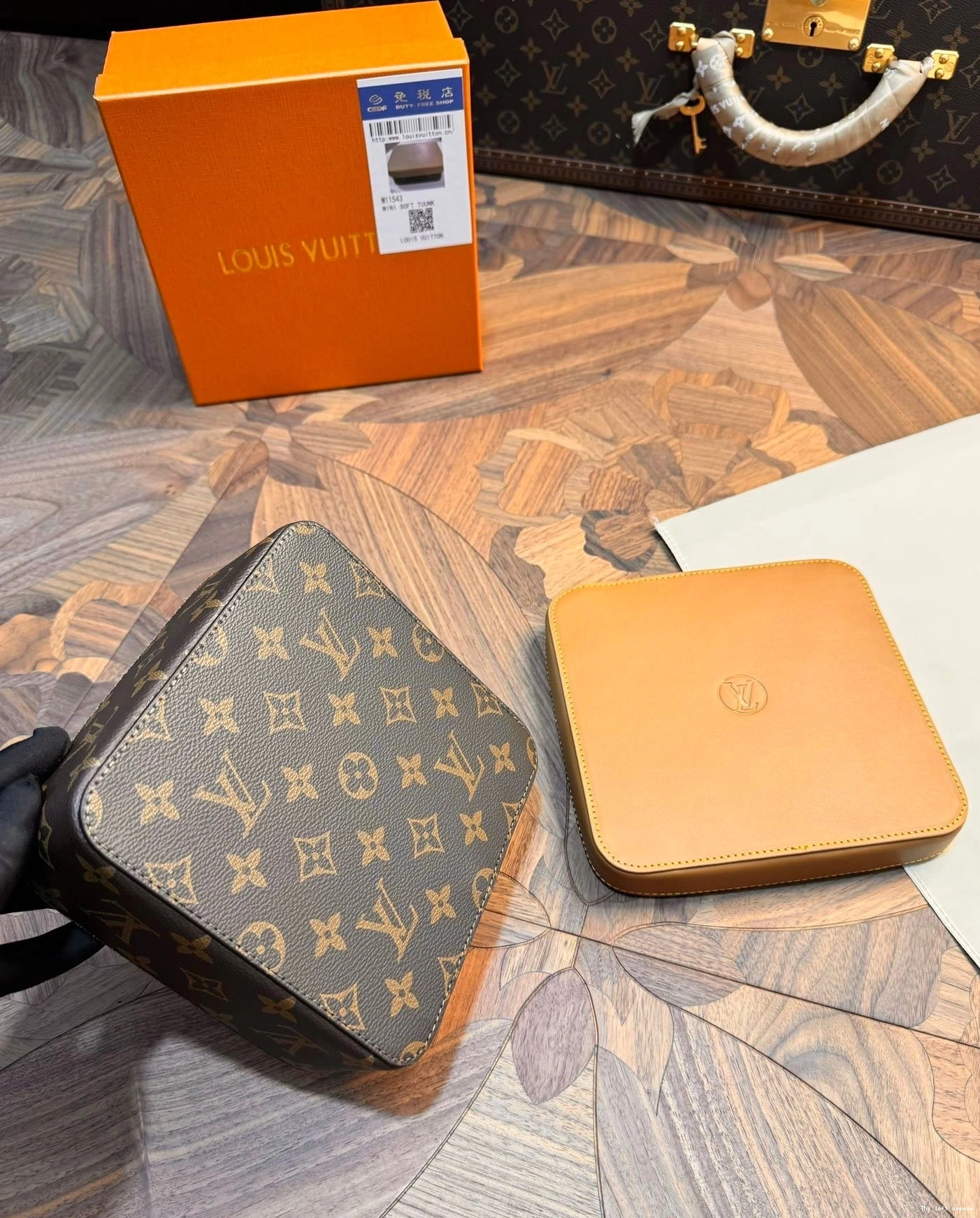 YELLOW LV JEWELRY SQUARE CUSTOM BOX 0729